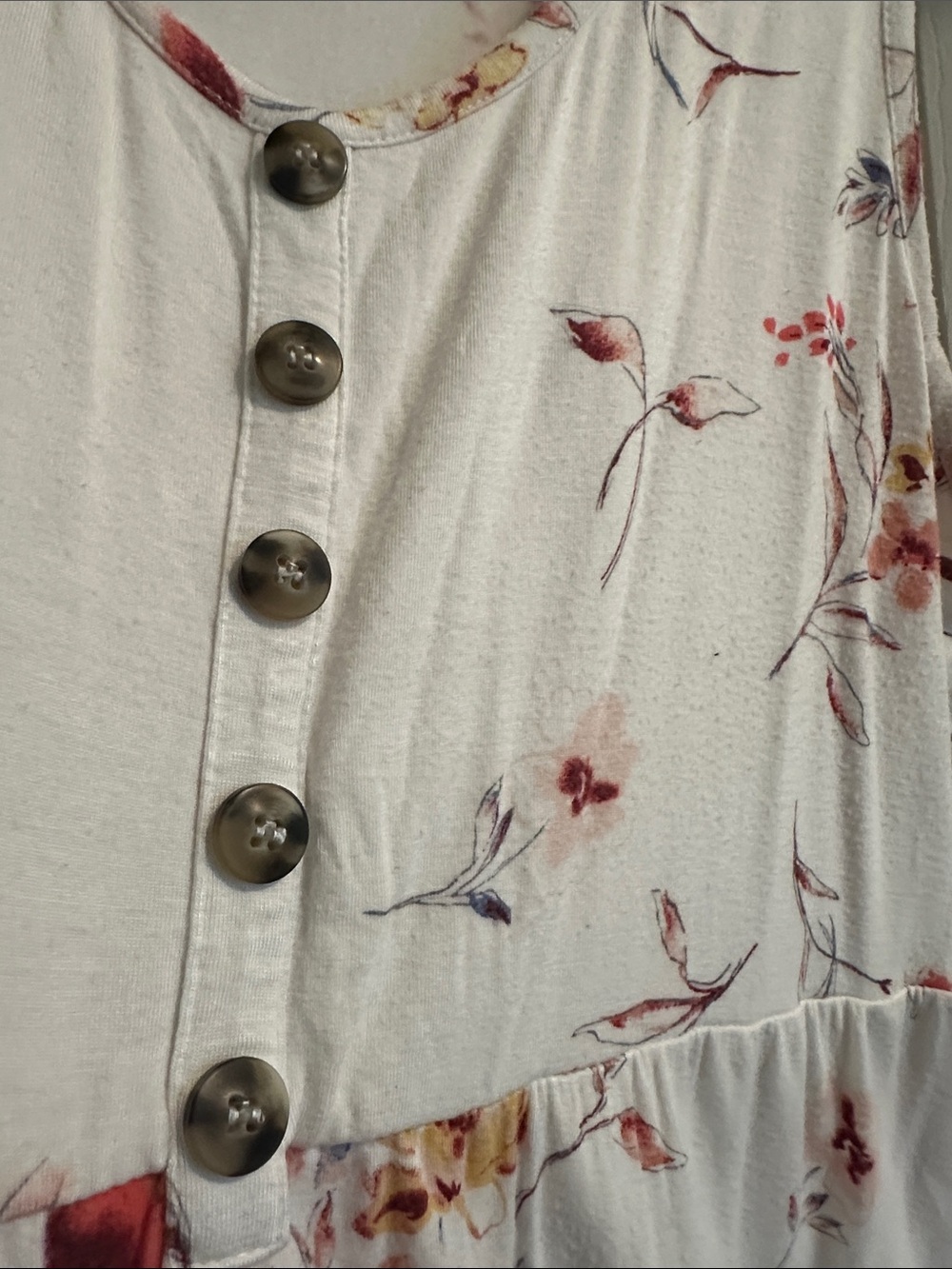 Maurice’s White Floral Button Front Tank Top - Picture 2 of 5